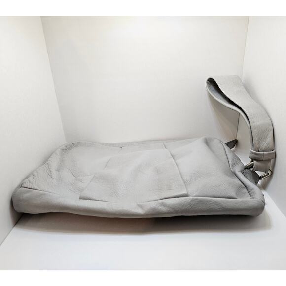 Calvin Klein Pebbled Leather Tote Bag With Wrist Strap - Picture 5 of 6